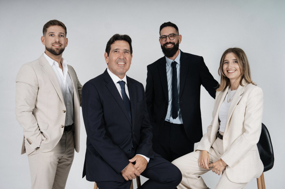Gonçalo Cardoso com o pai e os irmãos